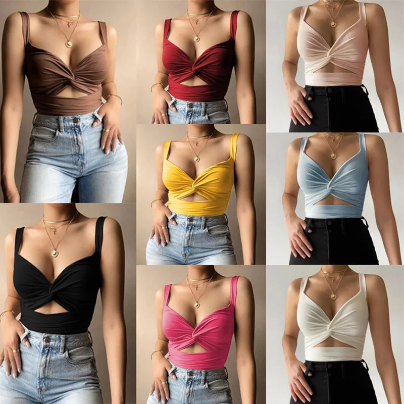 The viral twist crop everyone is wearing 🤎

• Soft ribbed fabric - stretchy & breathable
• Flattering knot front - looks good with jeans or skirt
• Perfect for summer, gym, or going out
• Color: Mocha Brown

Size: S, M, L available